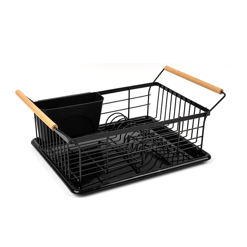 Ein Schüssel- und Teller-Wäscheständer mit Holzgriff