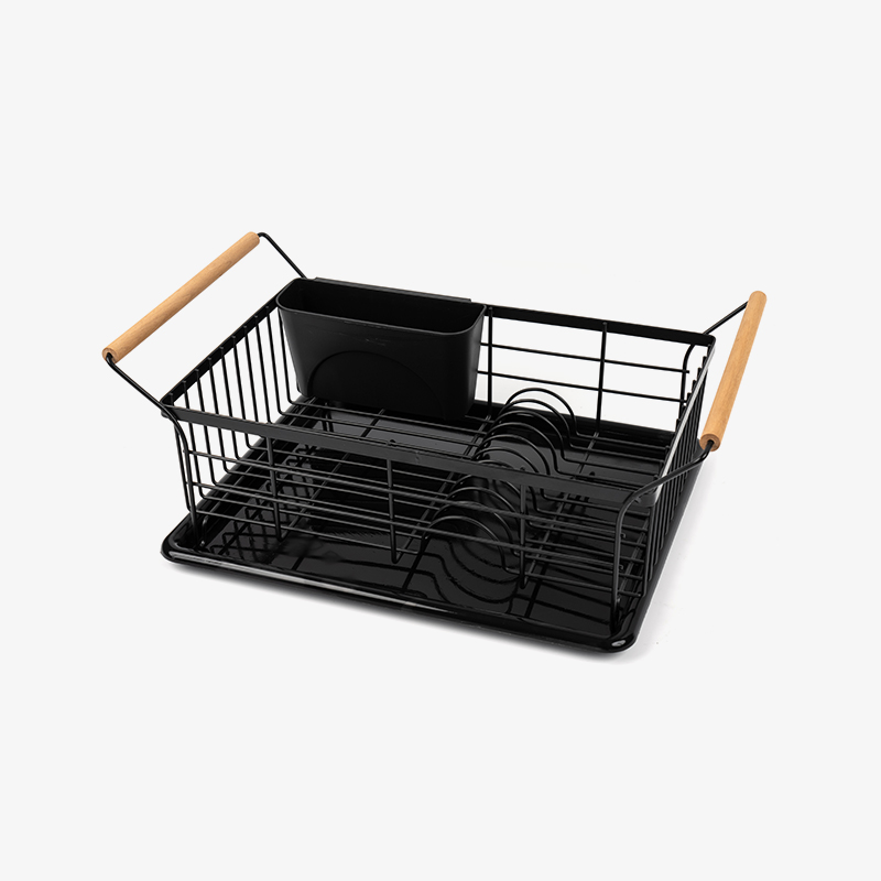 Ein Schüssel- und Teller-Wäscheständer mit Holzgriff