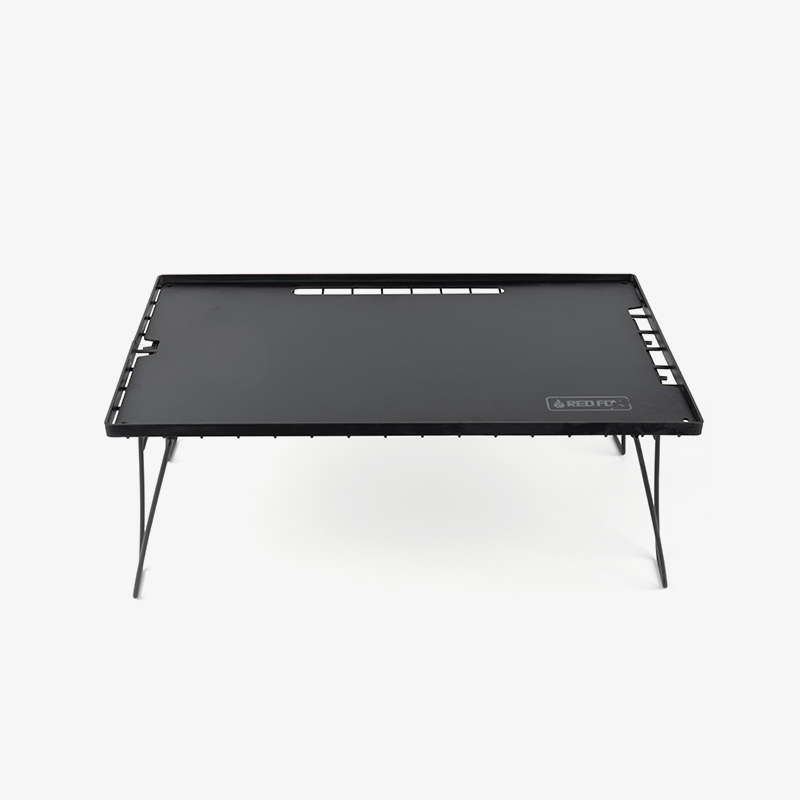 Mit Füßen klappbarer Kunststofftisch für den Innen- und Außenbereich