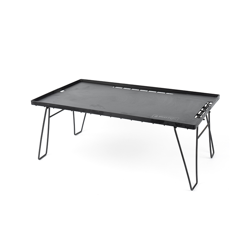 Mit Füßen klappbarer Kunststofftisch für den Innen- und Außenbereich